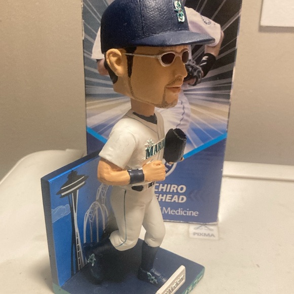Seattle Mariners  Ichiro  2008 boblehead - Picture 3 of 3